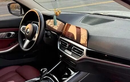 BMW 3 серия, 2022 год, 2 700 000 рублей, 10 фотография