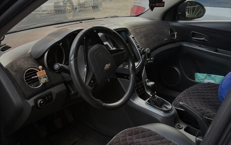 Chevrolet Cruze II, 2010 год, 650 000 рублей, 6 фотография