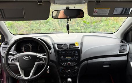 Hyundai Solaris II рестайлинг, 2012 год, 810 000 рублей, 10 фотография