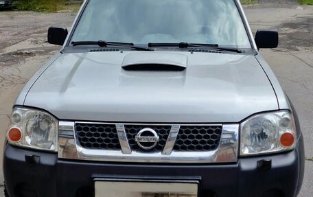 Nissan NP300, 2009 год, 1 000 000 рублей, 1 фотография
