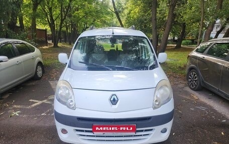 Renault Kangoo II рестайлинг, 2011 год, 675 000 рублей, 1 фотография