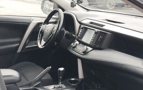 Toyota RAV4, 2018 год, 1 980 000 рублей, 9 фотография