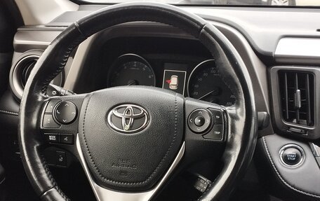 Toyota RAV4, 2018 год, 1 980 000 рублей, 12 фотография