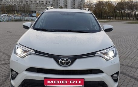 Toyota RAV4, 2018 год, 1 980 000 рублей, 17 фотография