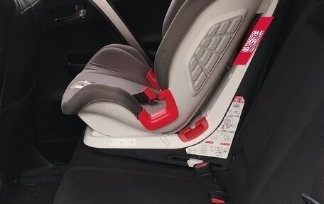 Toyota RAV4, 2018 год, 1 980 000 рублей, 11 фотография