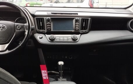 Toyota RAV4, 2018 год, 1 980 000 рублей, 14 фотография
