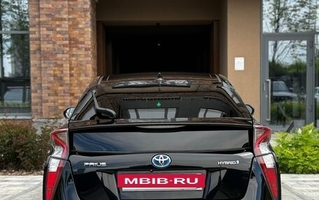 Toyota Prius IV XW50, 2017 год, 2 200 000 рублей, 5 фотография