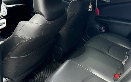 Toyota Prius IV XW50, 2017 год, 2 200 000 рублей, 29 фотография