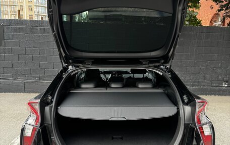 Toyota Prius IV XW50, 2017 год, 2 200 000 рублей, 34 фотография