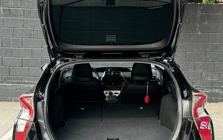 Toyota Prius IV XW50, 2017 год, 2 200 000 рублей, 30 фотография