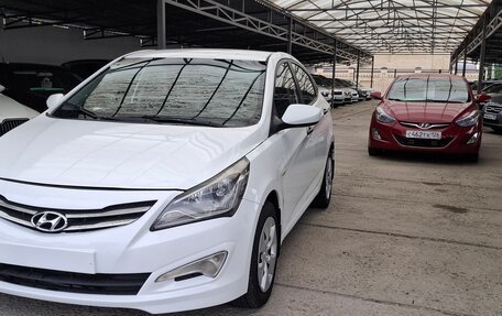 Hyundai Solaris II рестайлинг, 2015 год, 750 000 рублей, 2 фотография
