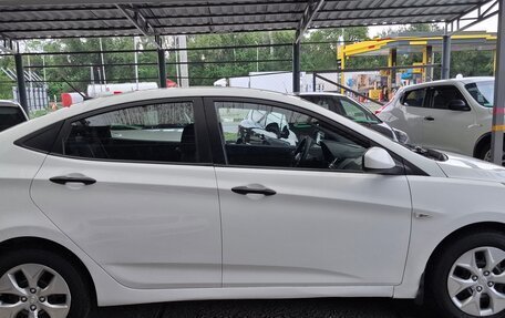 Hyundai Solaris II рестайлинг, 2015 год, 750 000 рублей, 7 фотография