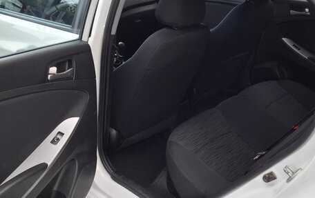 Hyundai Solaris II рестайлинг, 2015 год, 750 000 рублей, 10 фотография