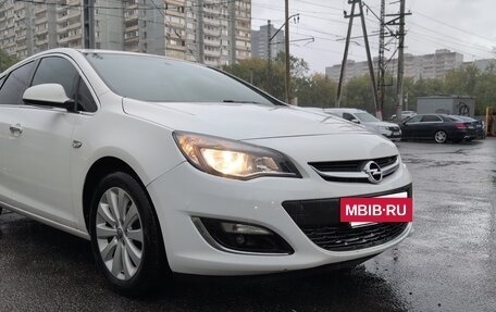 Opel Astra J, 2013 год, 900 000 рублей, 3 фотография