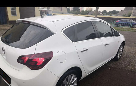 Opel Astra J, 2013 год, 900 000 рублей, 5 фотография