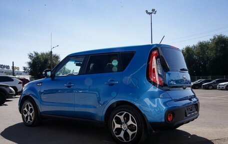 KIA Soul II рестайлинг, 2017 год, 1 590 000 рублей, 9 фотография