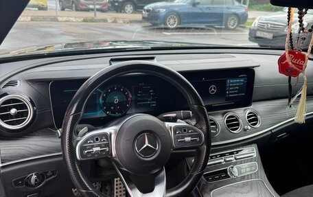 Mercedes-Benz E-Класс, 2019 год, 3 500 000 рублей, 4 фотография