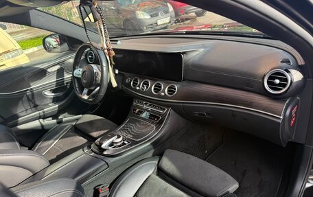 Mercedes-Benz E-Класс, 2019 год, 3 500 000 рублей, 10 фотография