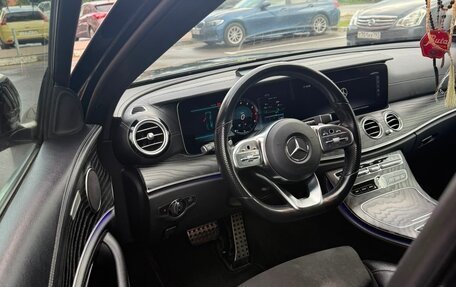 Mercedes-Benz E-Класс, 2019 год, 3 500 000 рублей, 19 фотография