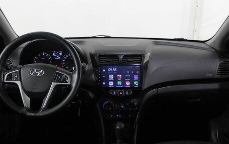 Hyundai Solaris II рестайлинг, 2015 год, 900 000 рублей, 17 фотография