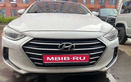 Hyundai Elantra VI рестайлинг, 2018 год, 1 000 000 рублей, 1 фотография