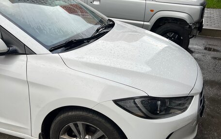 Hyundai Elantra VI рестайлинг, 2018 год, 1 000 000 рублей, 2 фотография