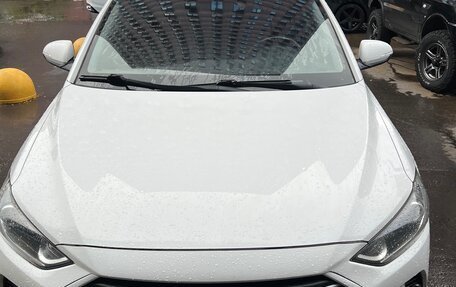 Hyundai Elantra VI рестайлинг, 2018 год, 1 000 000 рублей, 6 фотография