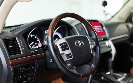 Toyota Land Cruiser 200, 2014 год, 3 490 000 рублей, 7 фотография