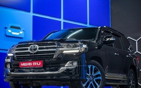 Toyota Land Cruiser 200, 2018 год, 5 800 000 рублей, 1 фотография