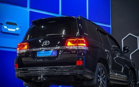 Toyota Land Cruiser 200, 2018 год, 5 800 000 рублей, 6 фотография