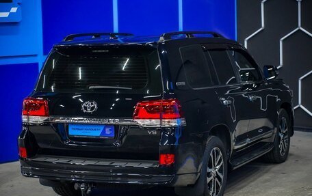 Toyota Land Cruiser 200, 2018 год, 5 800 000 рублей, 7 фотография