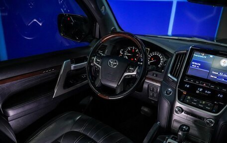 Toyota Land Cruiser 200, 2018 год, 5 800 000 рублей, 30 фотография