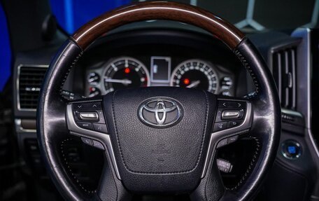 Toyota Land Cruiser 200, 2018 год, 5 800 000 рублей, 31 фотография