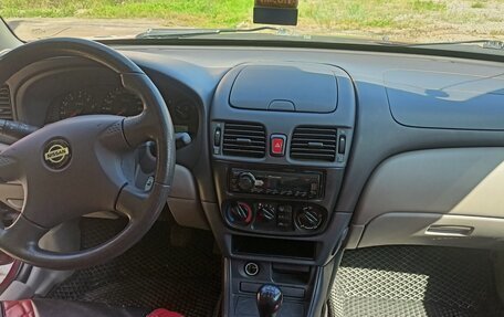 Nissan Almera, 2002 год, 310 000 рублей, 15 фотография