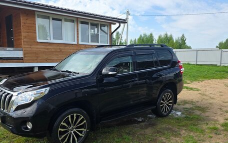 Toyota Land Cruiser Prado 150 рестайлинг 2, 2015 год, 3 350 000 рублей, 16 фотография