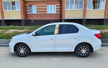 Renault Logan II, 2015 год, 500 000 рублей, 2 фотография