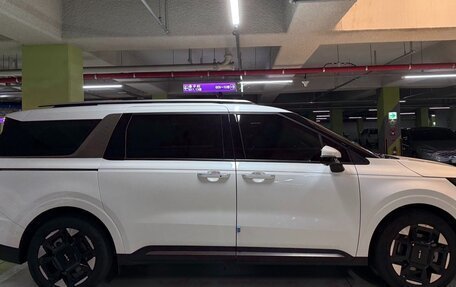 KIA Carnival, 2025 год, 4 884 000 рублей, 10 фотография
