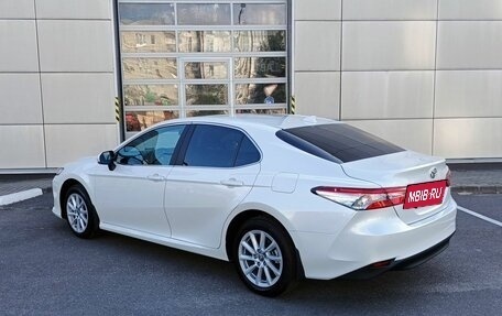 Toyota Camry, 2021 год, 3 699 000 рублей, 7 фотография