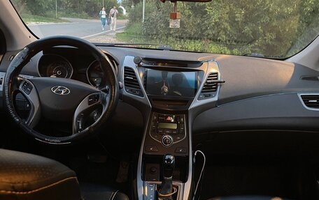 Hyundai Elantra V, 2015 год, 700 000 рублей, 10 фотография