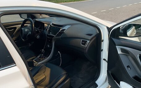 Hyundai Elantra V, 2015 год, 700 000 рублей, 11 фотография