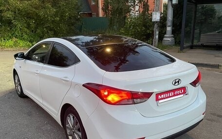 Hyundai Elantra V, 2015 год, 700 000 рублей, 2 фотография