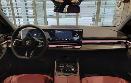 BMW 5 серия, 2025 год, 8 320 000 рублей, 15 фотография