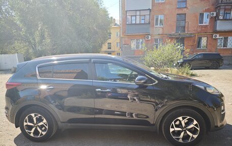 KIA Sportage IV рестайлинг, 2021 год, 2 300 000 рублей, 2 фотография
