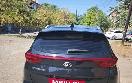 KIA Sportage IV рестайлинг, 2021 год, 2 300 000 рублей, 4 фотография