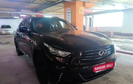 Infiniti QX70, 2015 год, 3 000 000 рублей, 9 фотография