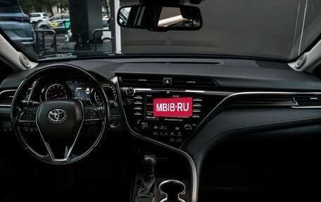 Toyota Camry, 2019 год, 2 990 000 рублей, 9 фотография