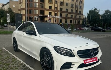 Mercedes-Benz C-Класс, 2018 год, 3 350 000 рублей, 4 фотография