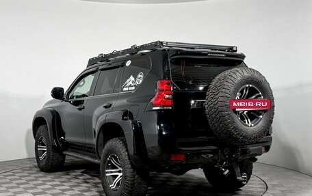 Toyota Land Cruiser Prado 150 рестайлинг 2, 2018 год, 6 350 000 рублей, 7 фотография