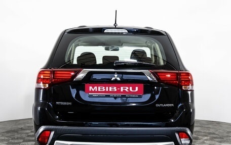 Mitsubishi Outlander III рестайлинг 3, 2016 год, 1 649 000 рублей, 6 фотография