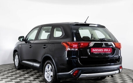 Mitsubishi Outlander III рестайлинг 3, 2016 год, 1 649 000 рублей, 7 фотография